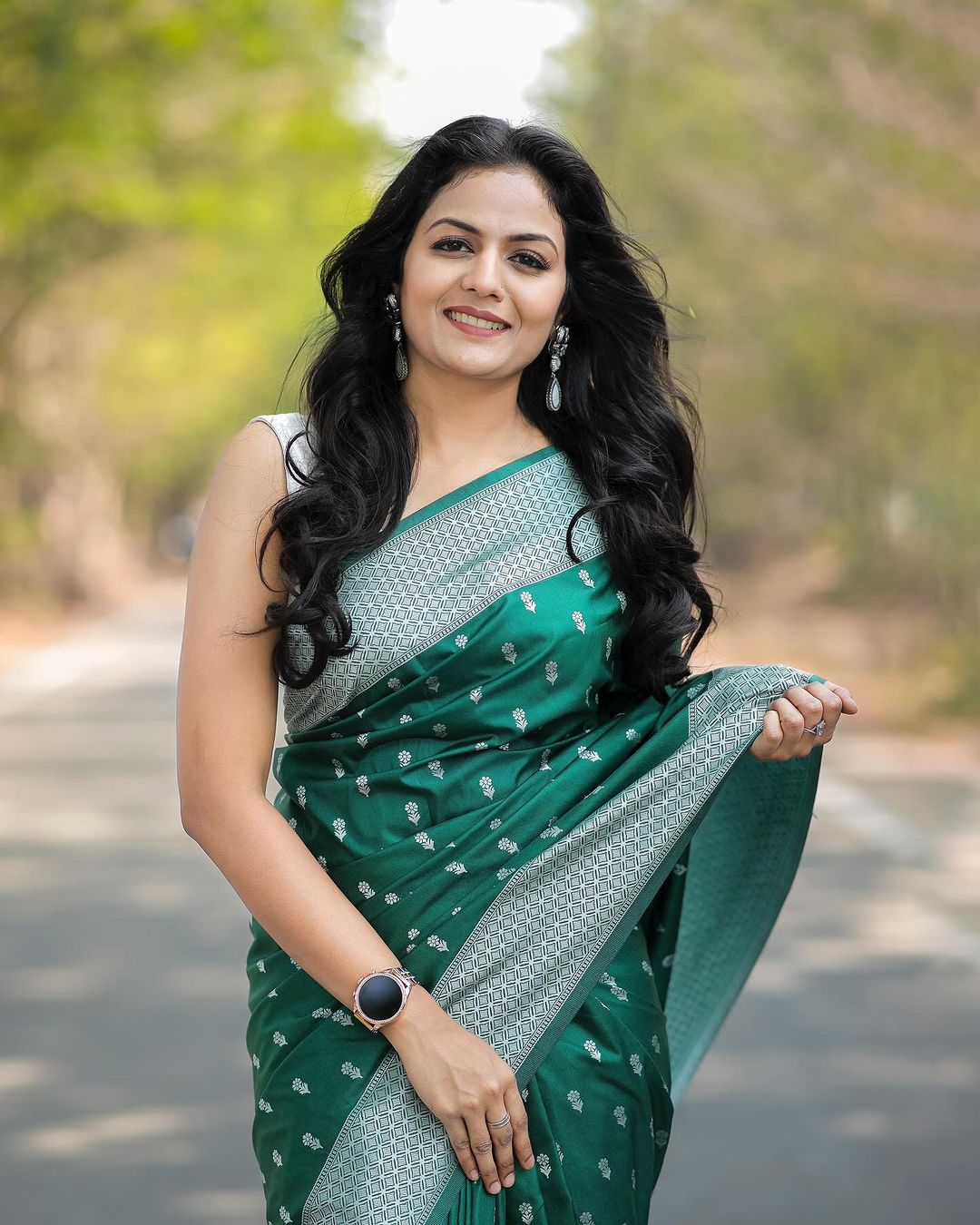 WOMEN NEW DESIGN SAREE