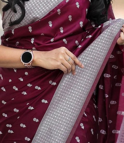 WOMEN NEW DESIGN SAREE